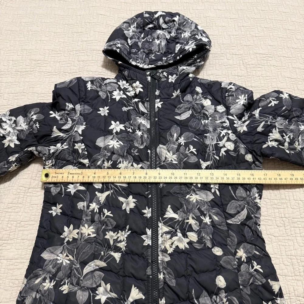 The North Face ThermoBall Parka II Black Floral Women’s Size XS - Picture 4 of 13